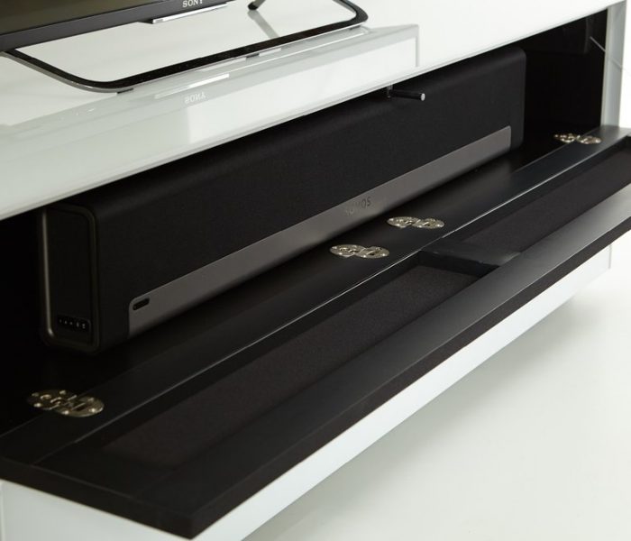 01 C.11 TRIG detail front lr 1024x1024 Вариант отделки глянцевым белым стеклом и акустической тканью для Тумбы под телевизор от Sonorous