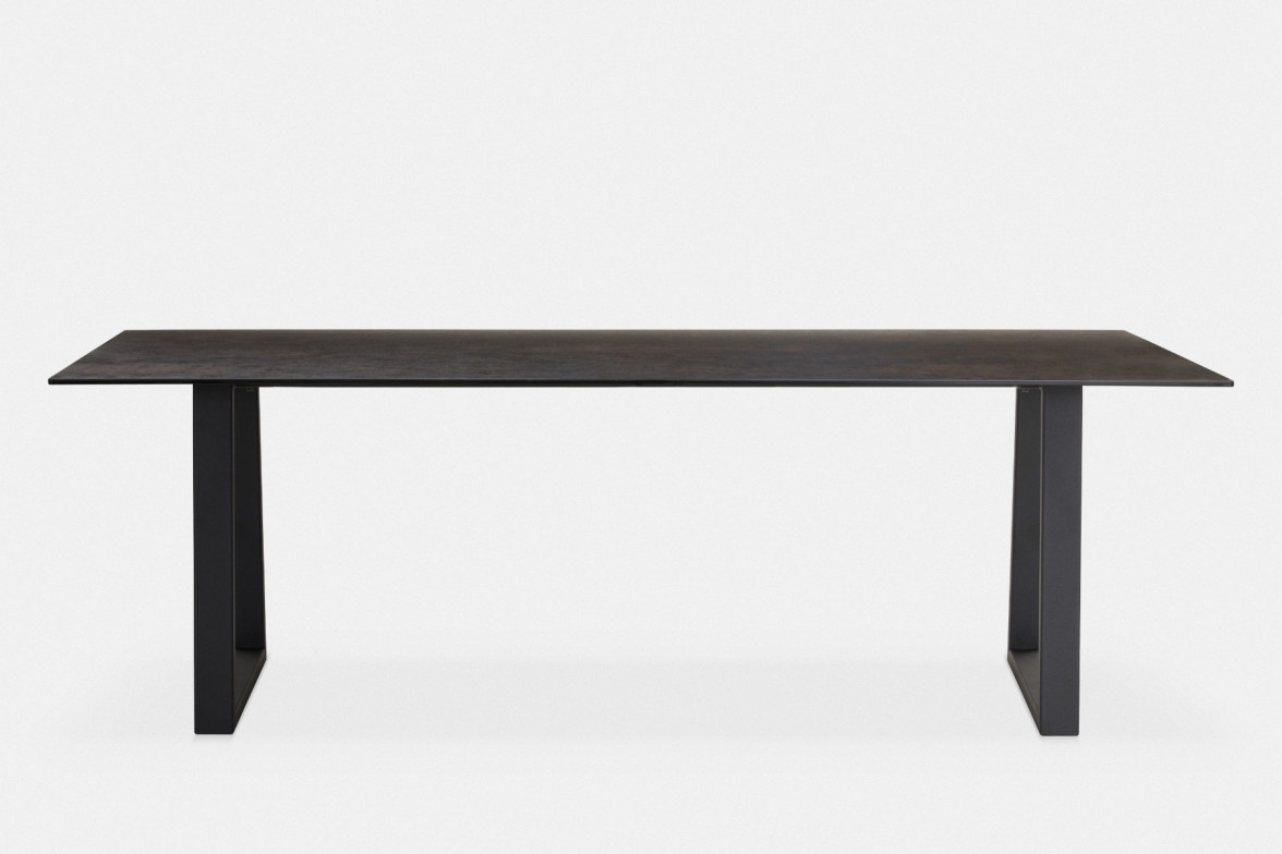 161908-raw-metal-top-dining-table-anthracite-laminated-spinoza-maison-corbeil-1-front 161908 raw metal top dining table anthracite laminated spinoza maison corbeil 1 front
